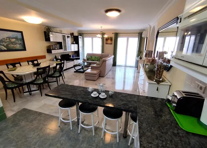 Aljamar 3b アパート *